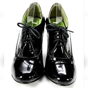 New Mariana patent leather booties size 10